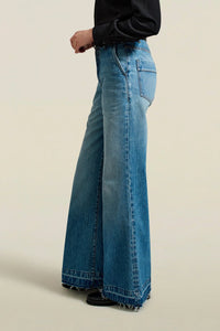 Athena Flare Jean MidBlue